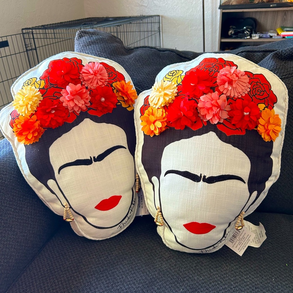 Frida Kahlo Throw Pillow Set